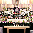 たくさんの花で送る葬儀